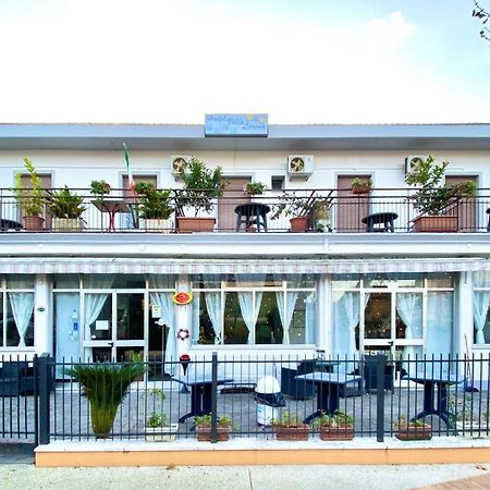Hotel Villa Lorena Rimini Zewnętrze zdjęcie