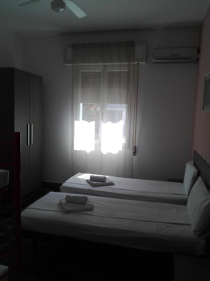 Hotel Villa Lorena Rimini Zewnętrze zdjęcie