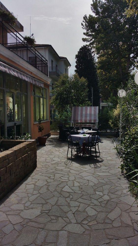 Hotel Villa Lorena Rimini Zewnętrze zdjęcie