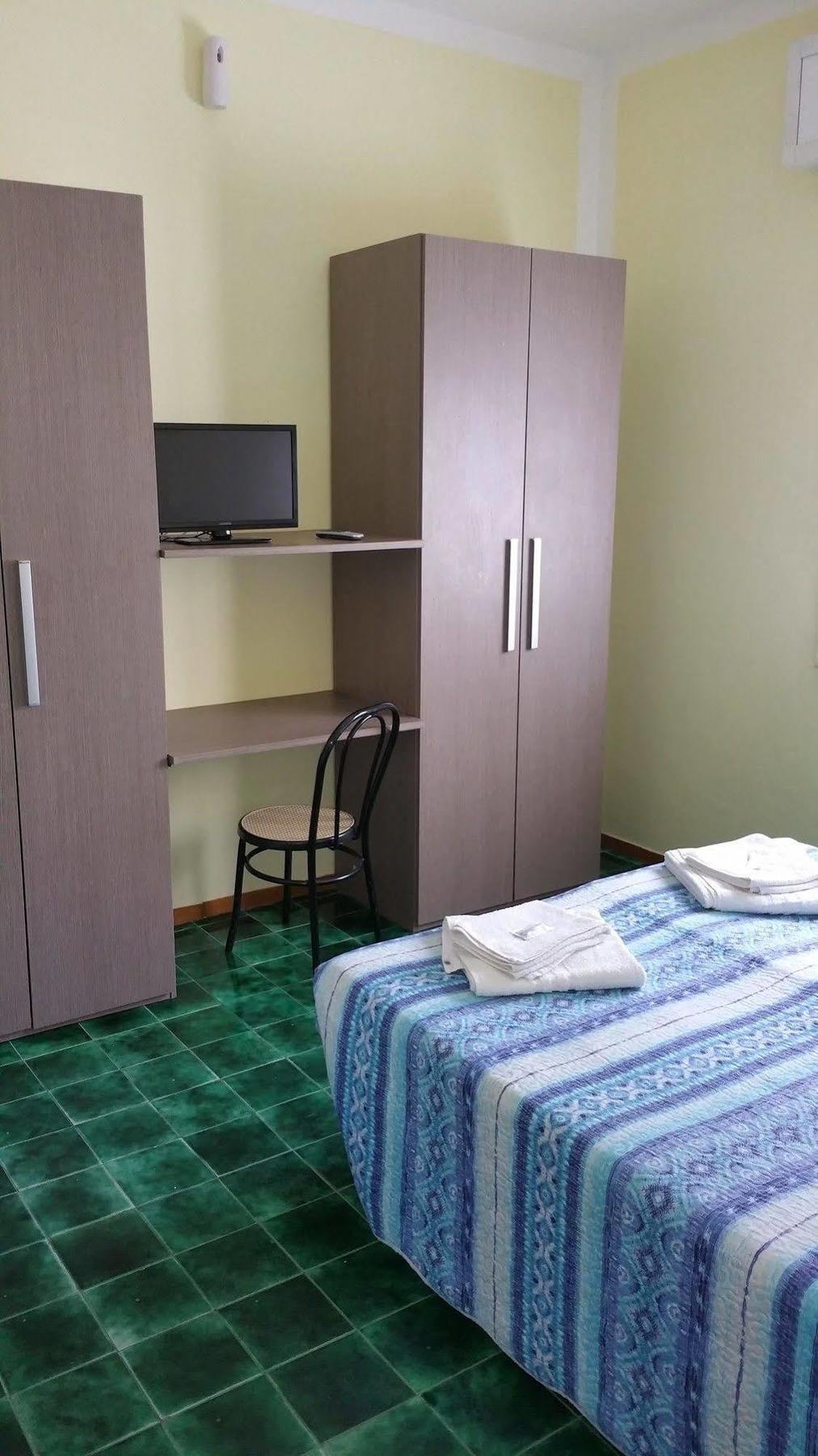 Hotel Villa Lorena Rimini Zewnętrze zdjęcie