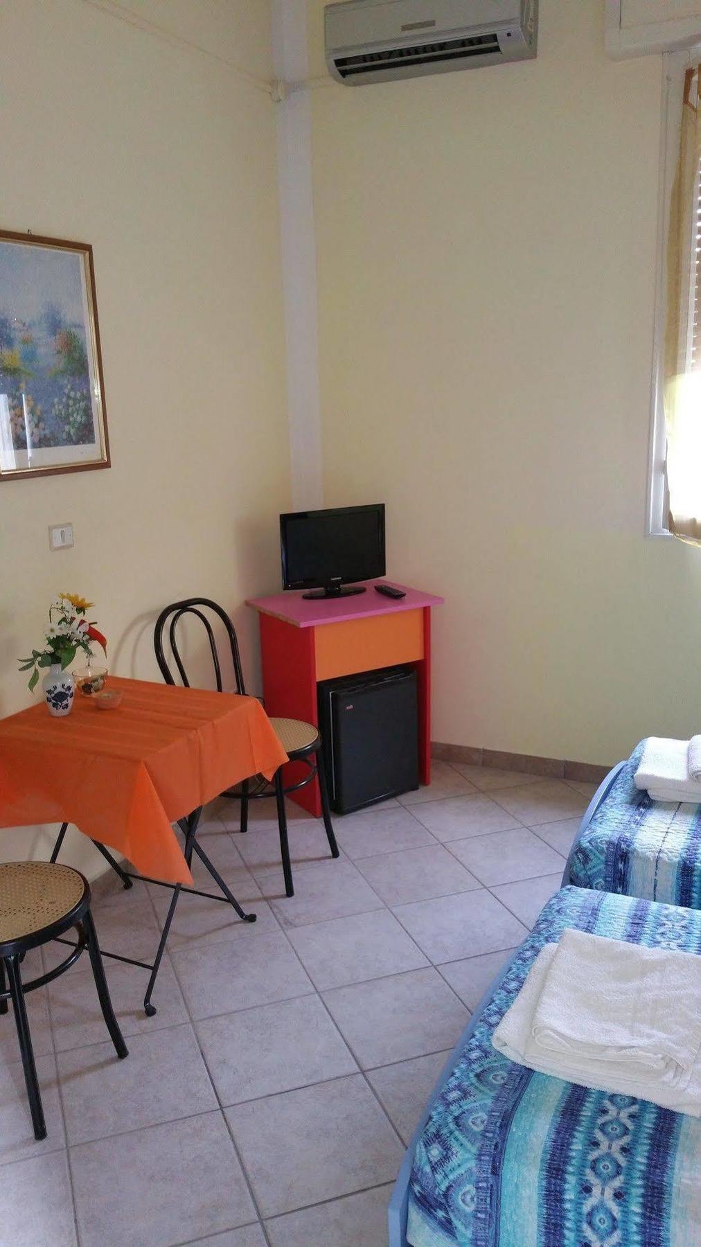 Hotel Villa Lorena Rimini Zewnętrze zdjęcie