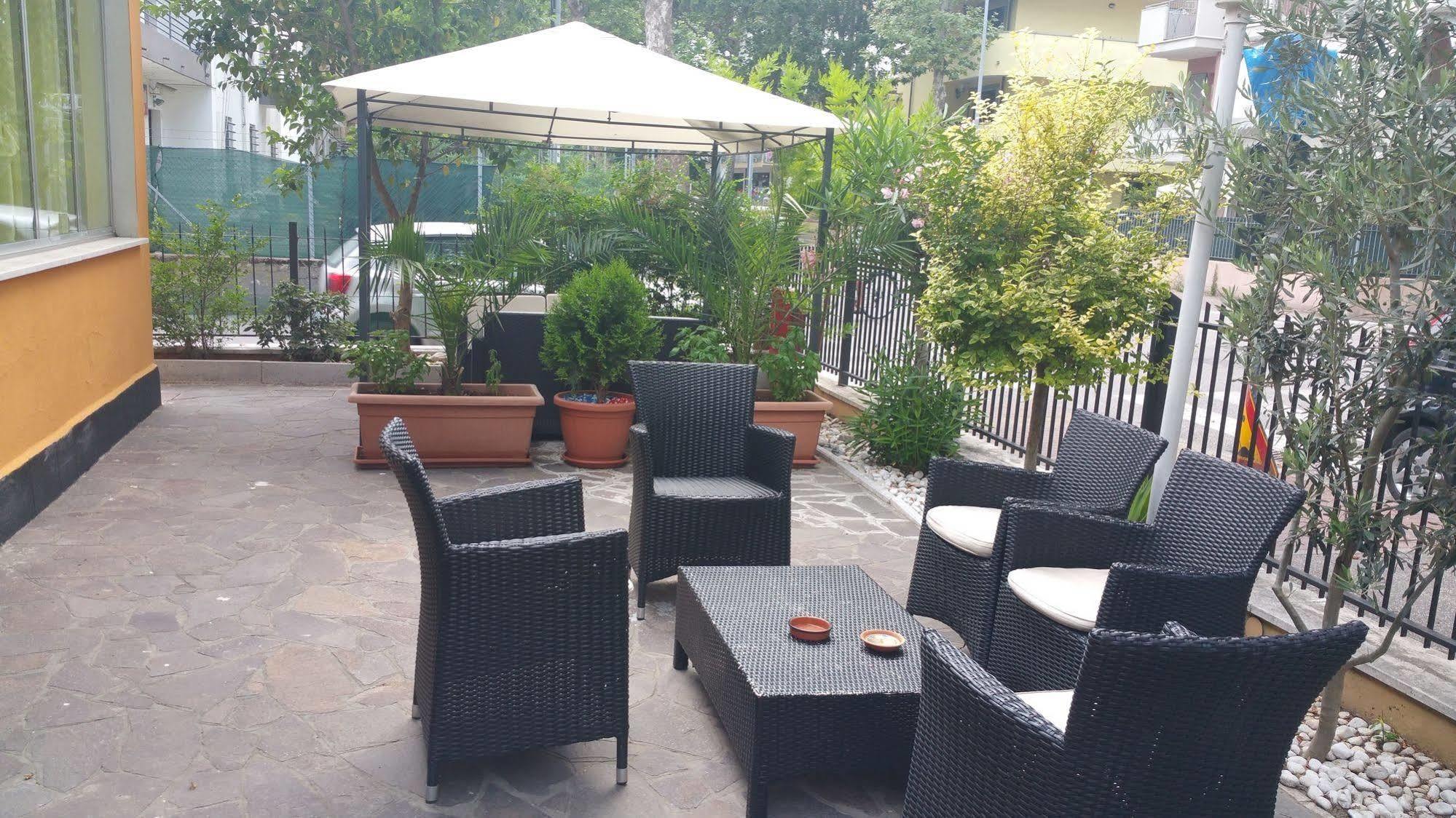 Hotel Villa Lorena Rimini Zewnętrze zdjęcie